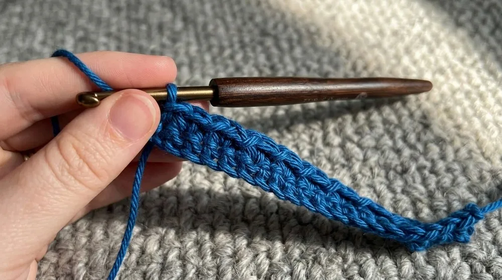 Free Cloud Stitch Blanket Crochet Pattern for Cozy Texture — photo 3