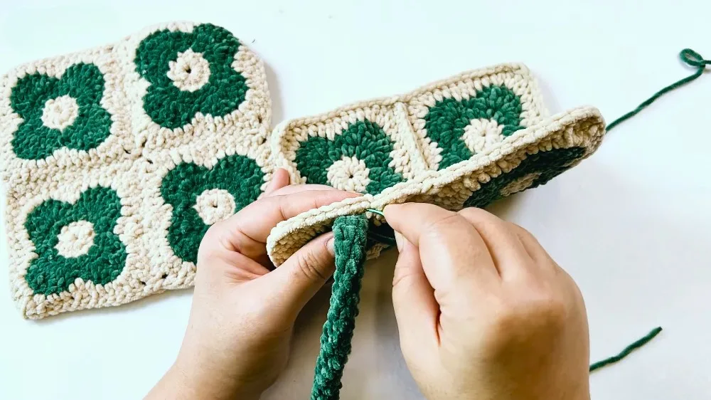 Crochet Flower Motif Bag: A Beginner-Friendly Chenille Pattern — photo 2