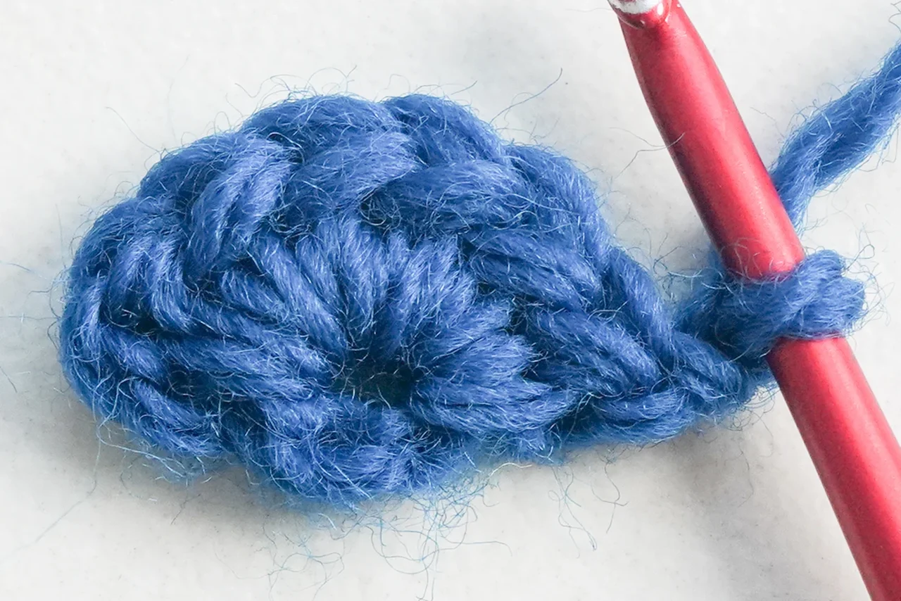 Crochet Shark Granny Square: Free 5-Round Pattern — photo 6