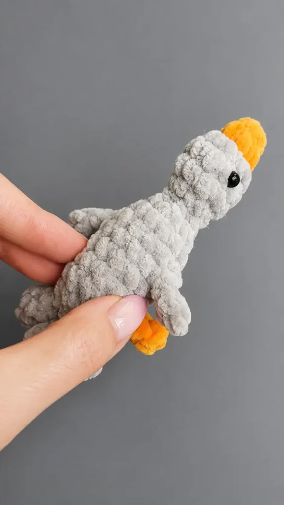 Crochet Mini Goose Keychain: Sweet Amigurumi Pattern