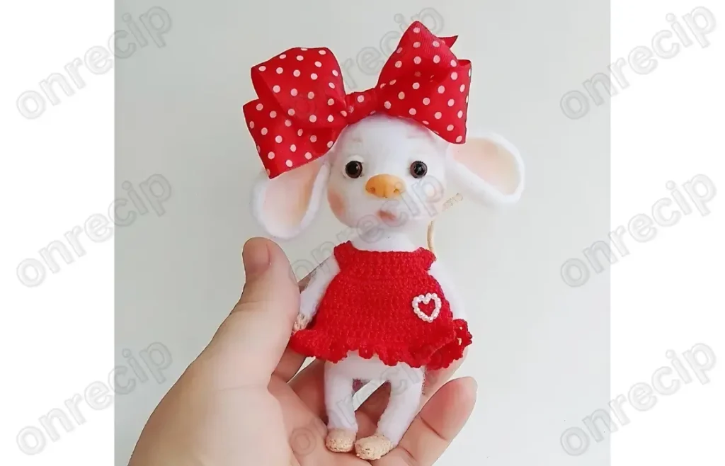 Amigurumi Mouse Crochet Pattern: Adorable Little Softie