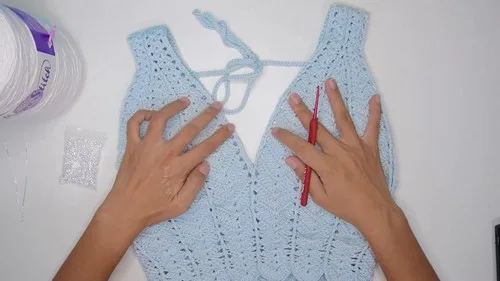 Beaded pearl sleeve for a doll gown, crocheted round by round — photo 4