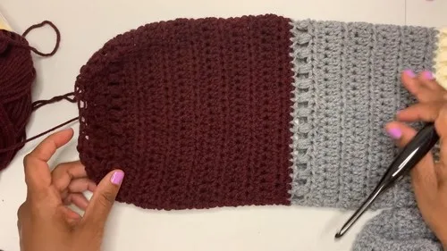 Color block cardigan with puff stitch detailing — photo 2