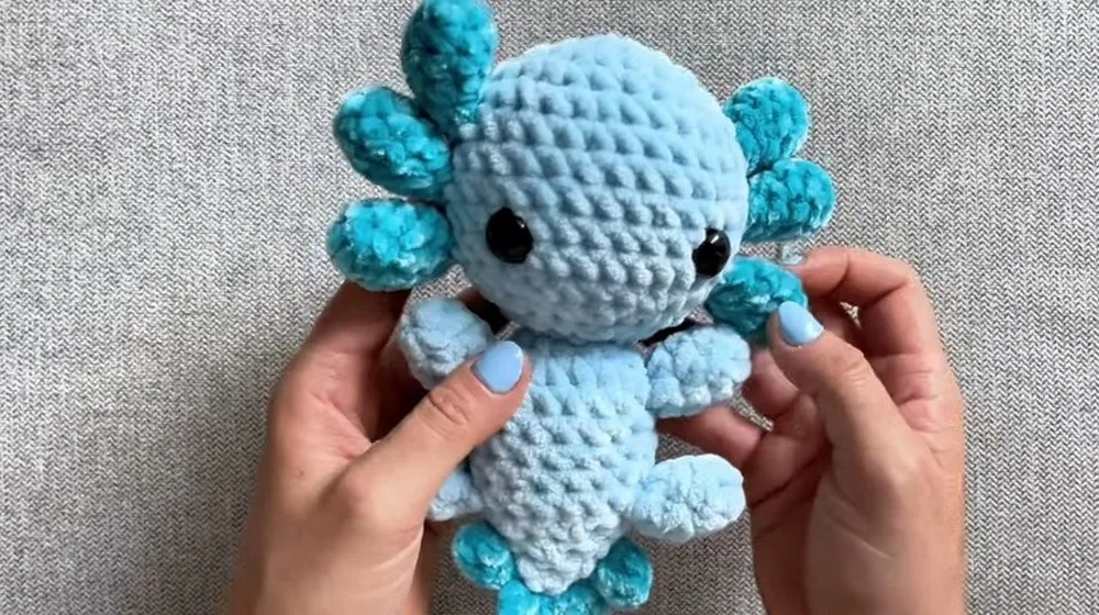 Crochet an axolotl amigurumi with velvet gills