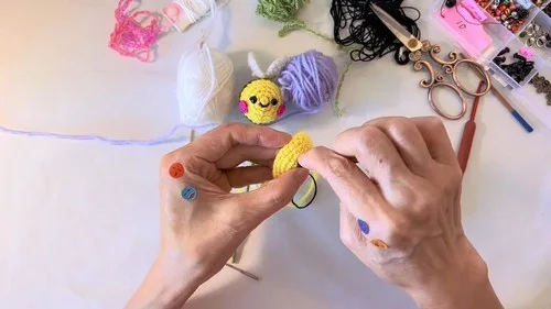 Crochet bee amigurumi with stand for beginners β photo 2