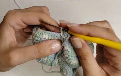Crochet Bunny Overalls: A No-Sew Amigurumi Outfit Pattern β photo 2