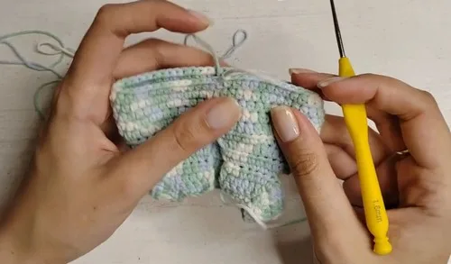 Crochet Bunny Overalls: A No-Sew Amigurumi Outfit Pattern β photo 4