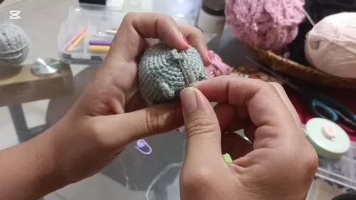Crochet hamster keychain with tiny paws and ears β photo 2
