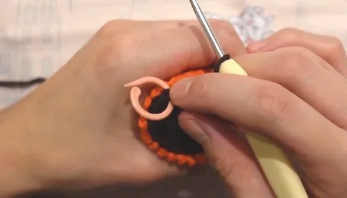 Crochet a mini coffee mug amigurumi with a kawaii face — photo 2