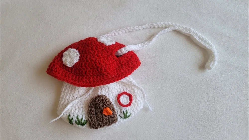 Crochet mushroom bag pattern with drawstring closure