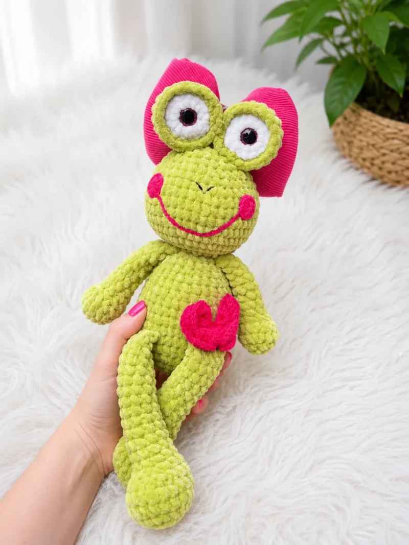 Crochet Plush Frog Pattern: Seamless, Chubby & Squeeze-Ready — photo 2