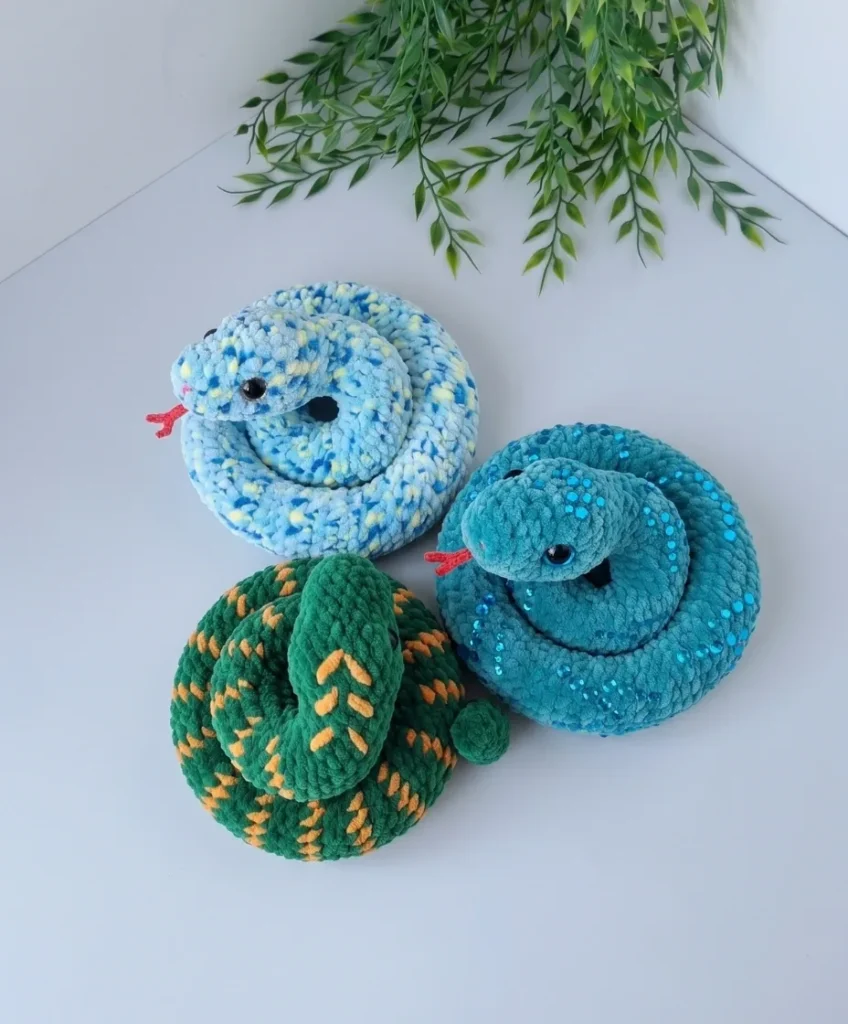 Crochet Snake Amigurumi Pattern: 70cm Coiling Toy
