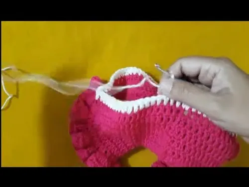 Crochet Yoke-Down Baby Frock With Shell And V Stitch — photo 3