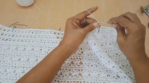 Crochet Cross Stitch Vest Pattern With Floral Detailing — photo 3