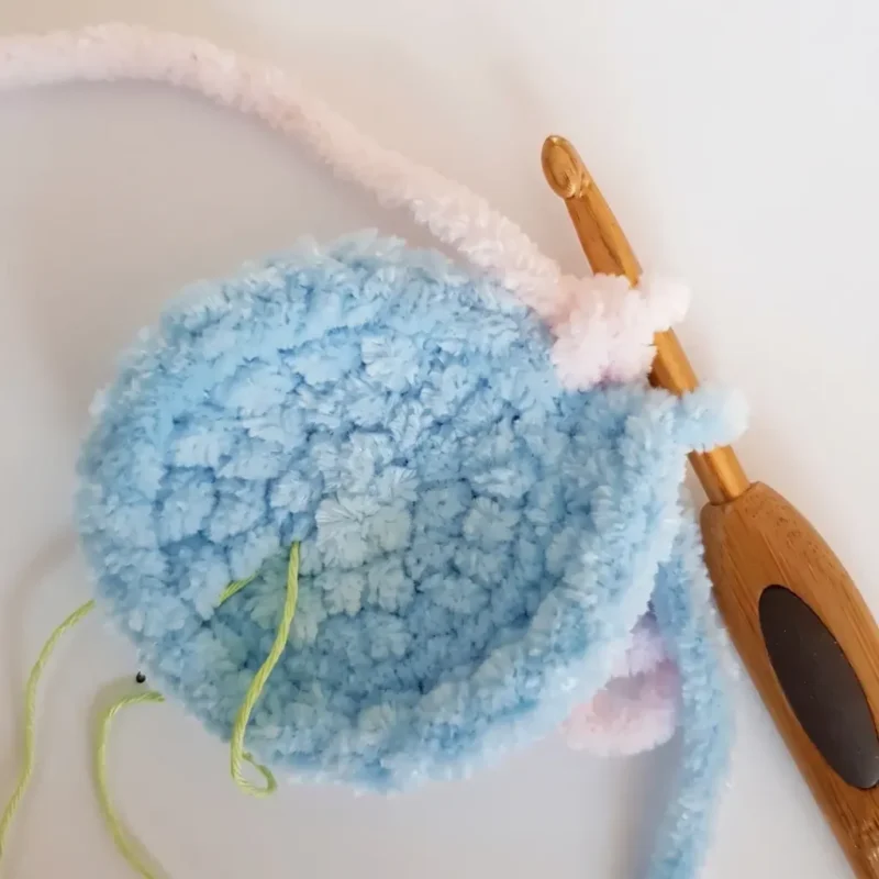 Elephant amigurumi with a jointed head and bobble toes — photo 3