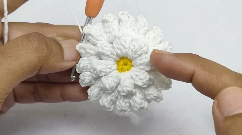 Granny square crochet bag with popcorn stitch detail — photo 4