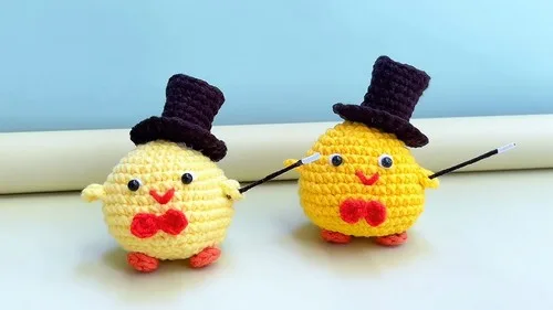 Magician chicken amigurumi keychain crochet pattern β photo 3