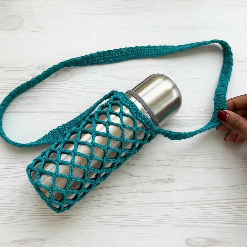 A mesh bottle bag that stretches to fit