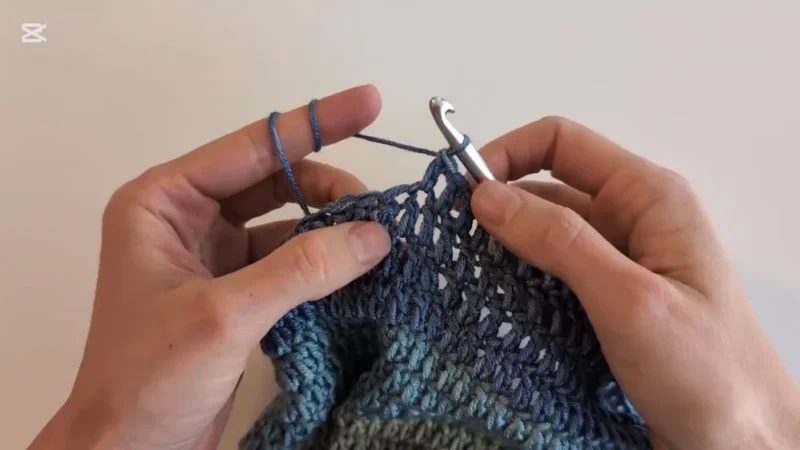 Mobius twist infinity scarf crochet pattern — photo 2
