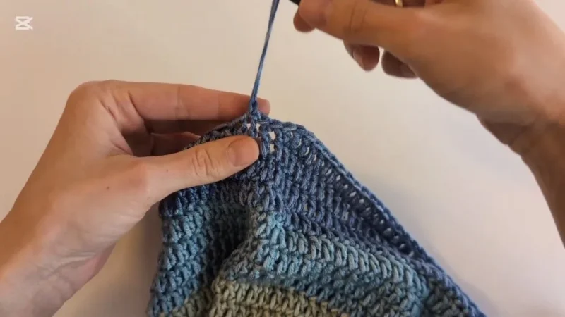 Mobius twist infinity scarf crochet pattern — photo 3