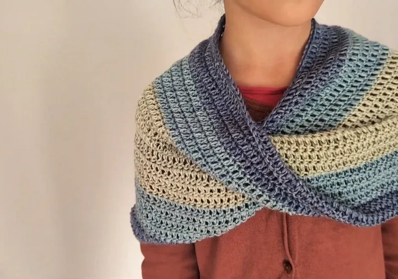 Mobius twist infinity scarf crochet pattern