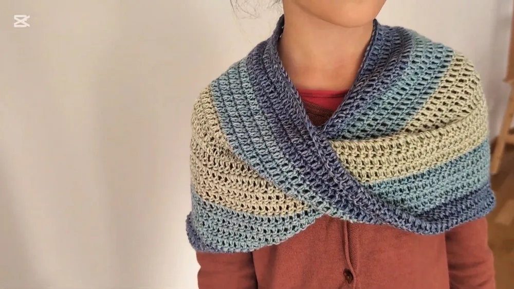 Mobius twist infinity scarf crochet pattern