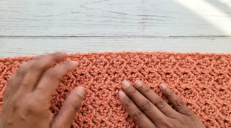 A modern crochet poncho with ribbed collar pattern — photo 3
