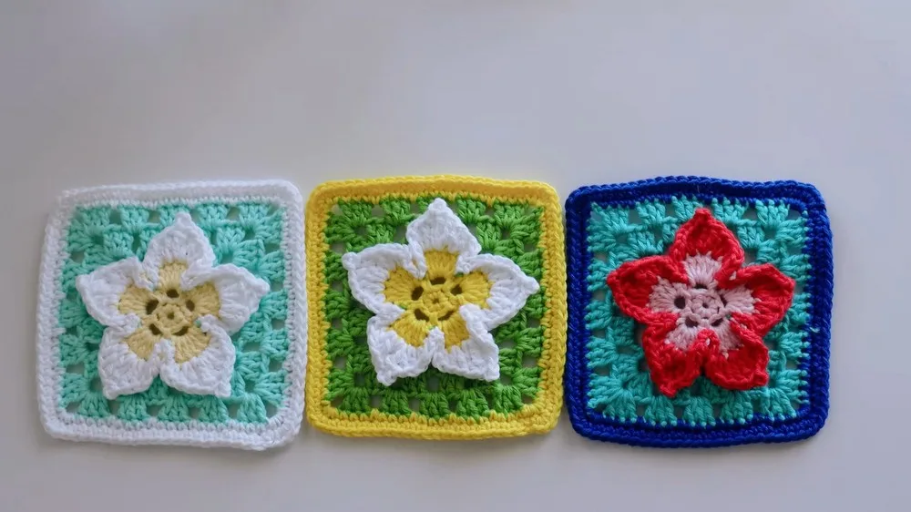 Plumeria floral granny square crochet pattern for beginners