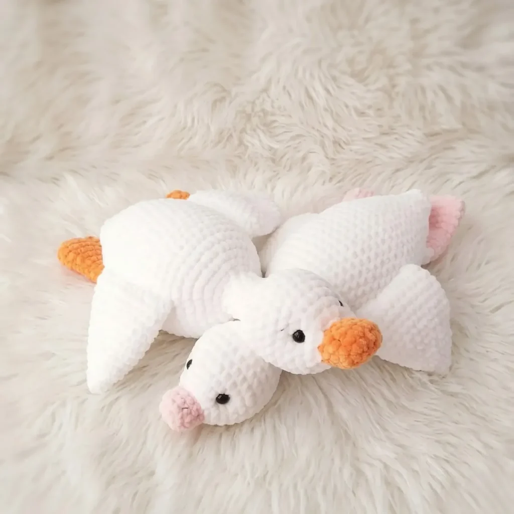 Plush Duck Amigurumi: Easy Crochet Pattern for Beginners