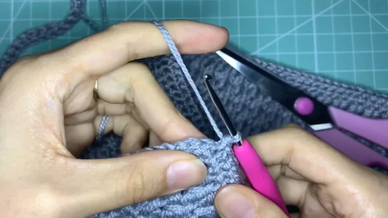 Raised stitch crochet top with crossback straps — photo 3