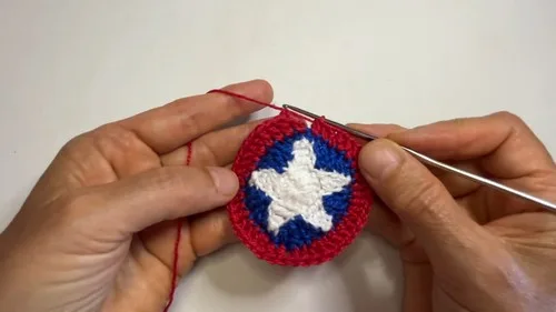 Shield star coaster: a quick crochet pattern — photo 2