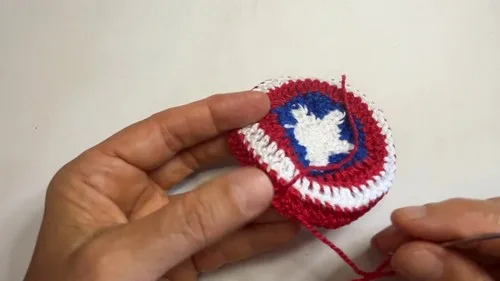 Shield star coaster: a quick crochet pattern — photo 3