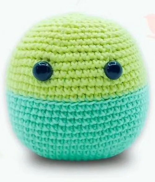 Small crochet chicken amigurumi pattern — photo 3