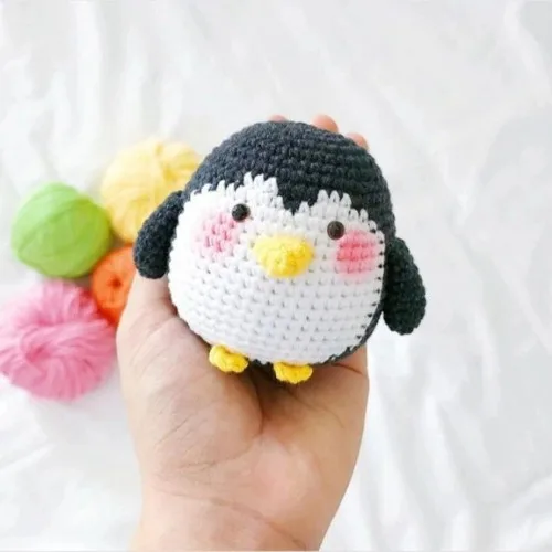 A soft crochet penguin amigurumi for kids to play — photo 2