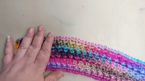 Star stitch ear warmer to crochet for winter — photo 3