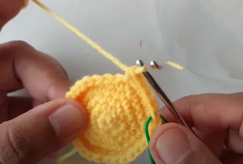 Little sun amigurumi keychain crochet pattern — photo 4