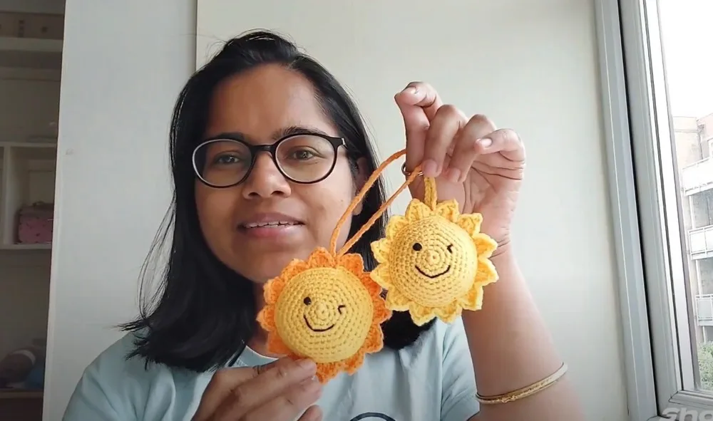 Little sun amigurumi keychain crochet pattern