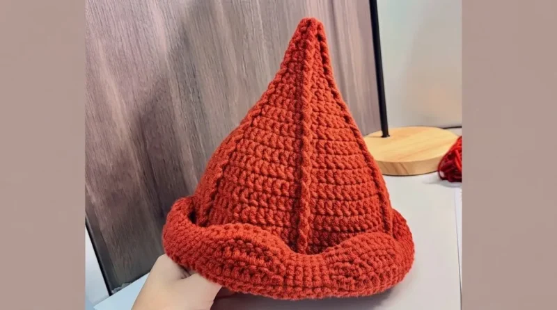 Textured post stitch elf hat crochet pattern — photo 2