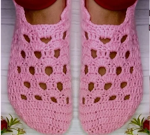 Toe-Up Crochet Socks Pattern for Warm Winter Feet