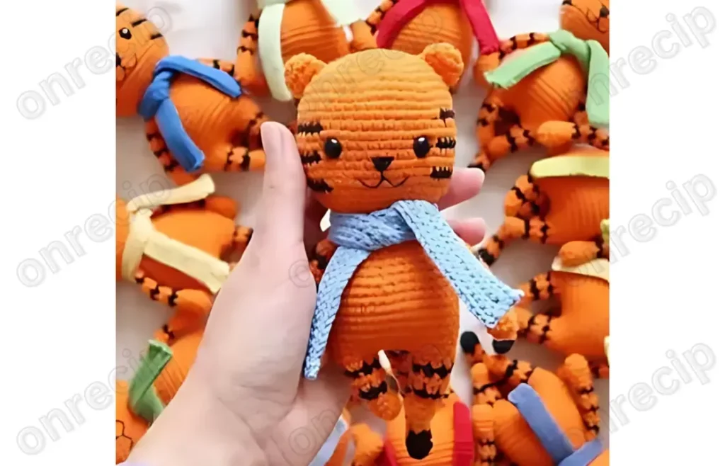 Amigurumi tiger cub crochet pattern with scarf