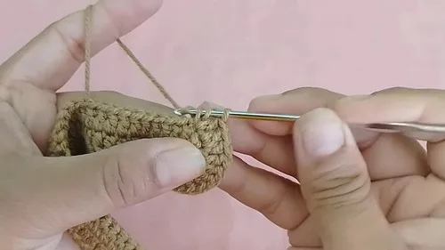 A beginner-friendly crochet owl purse worked in rounds and rows — photo 3