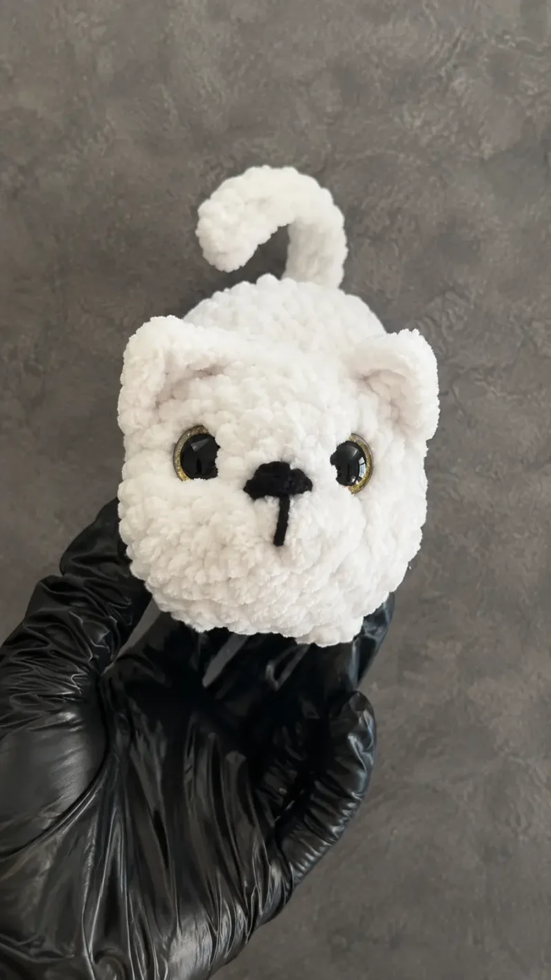 Chunky velvet kitty amigurumi plush pattern — photo 2