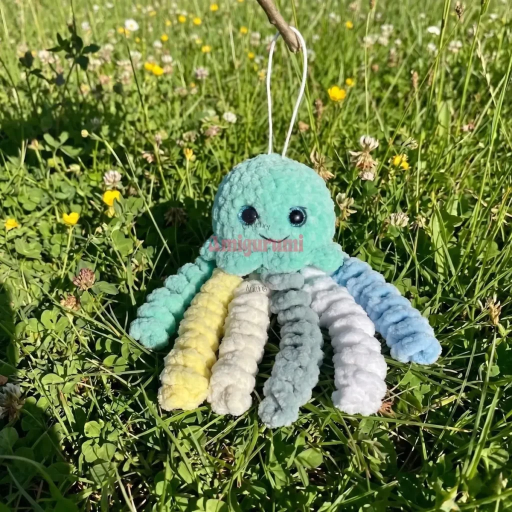 Crochet jellyfish amigurumi with an octopus option