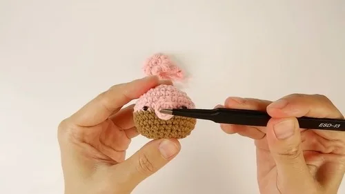 Crochet octopus amigurumi with popcorn stitch tentacles — photo 2