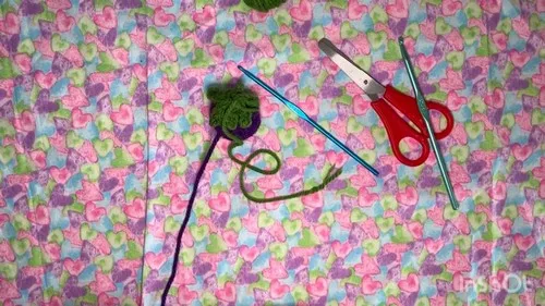 Crochet plum keychain pattern for keys and bag charms — photo 4