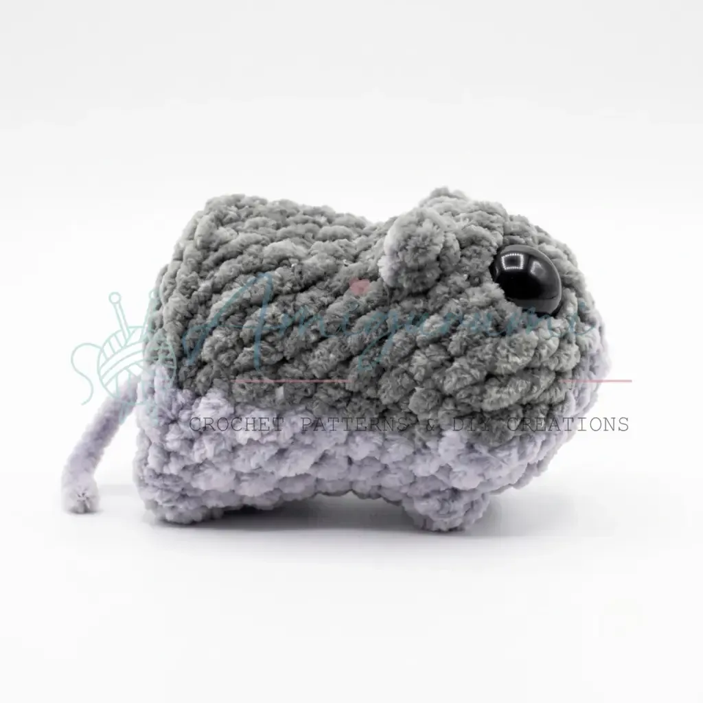 Hamster amigurumi crochet pattern worked in one piece