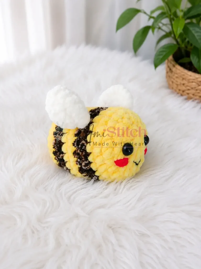 Plush bee amigurumi you can finish in one sitting