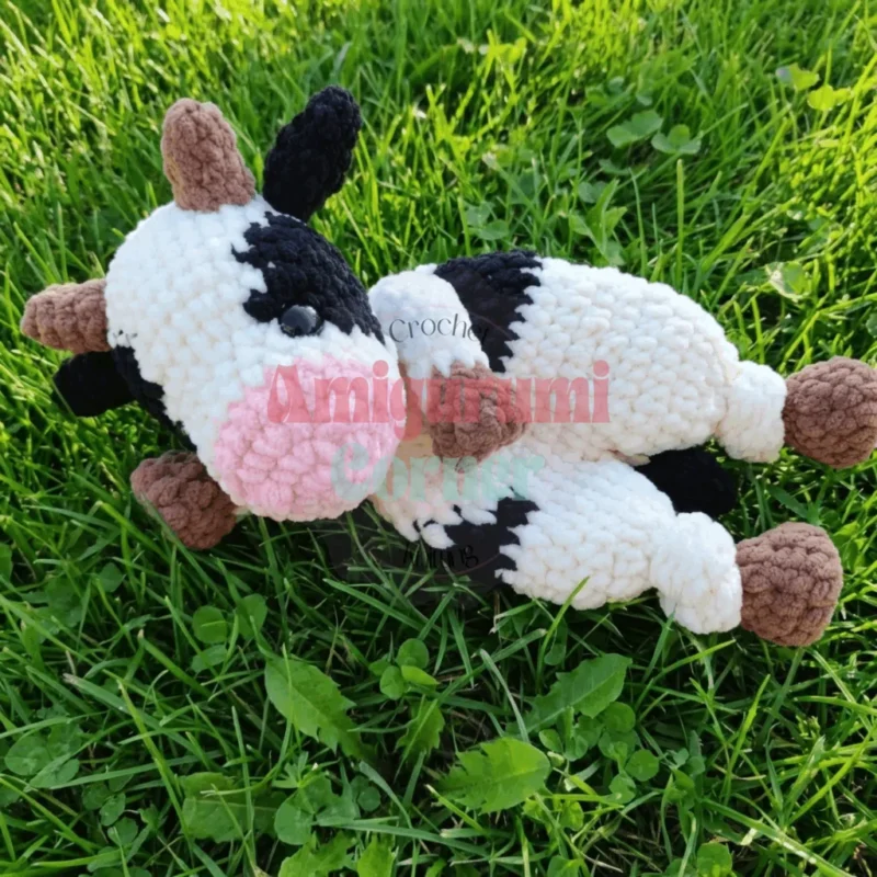 A plush crochet cow lovey for baby comfort β photo 2