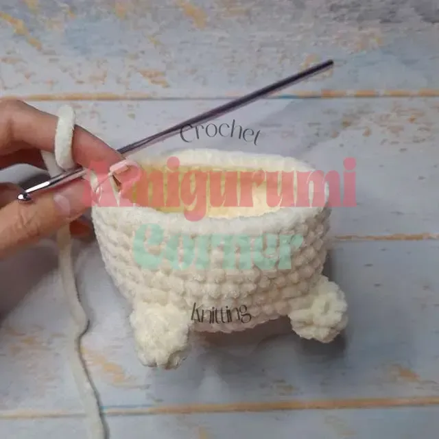 A round-eared plush bunny amigurumi pattern β photo 3