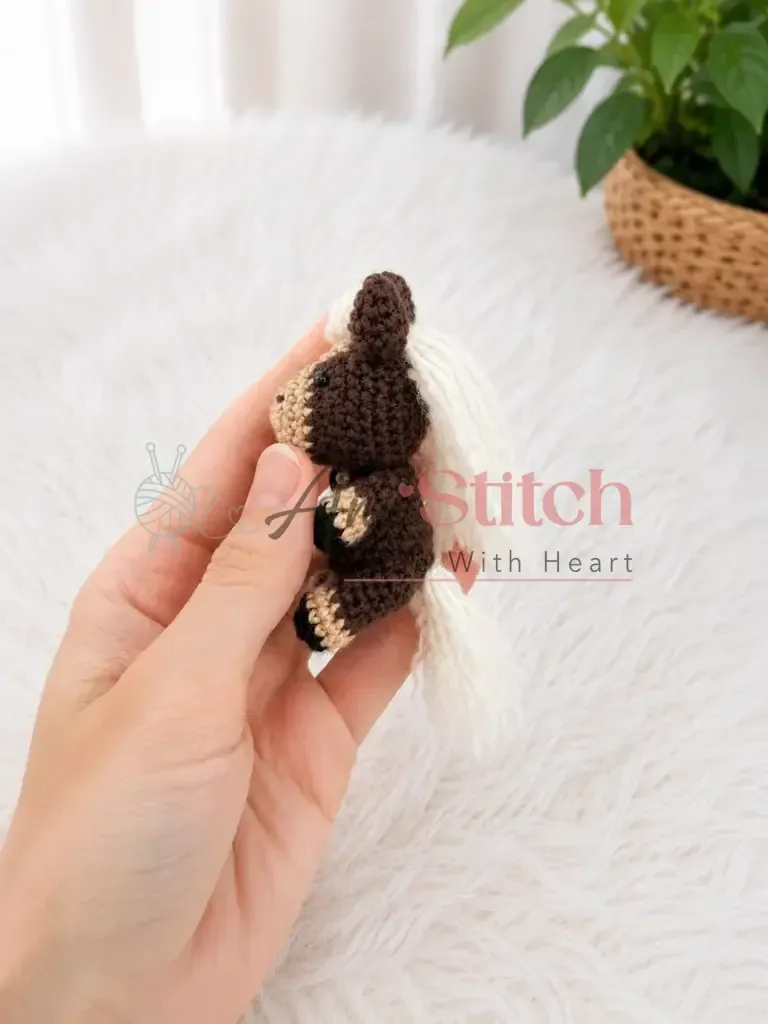 A tiny amigurumi horse pattern for your shelf — photo 2